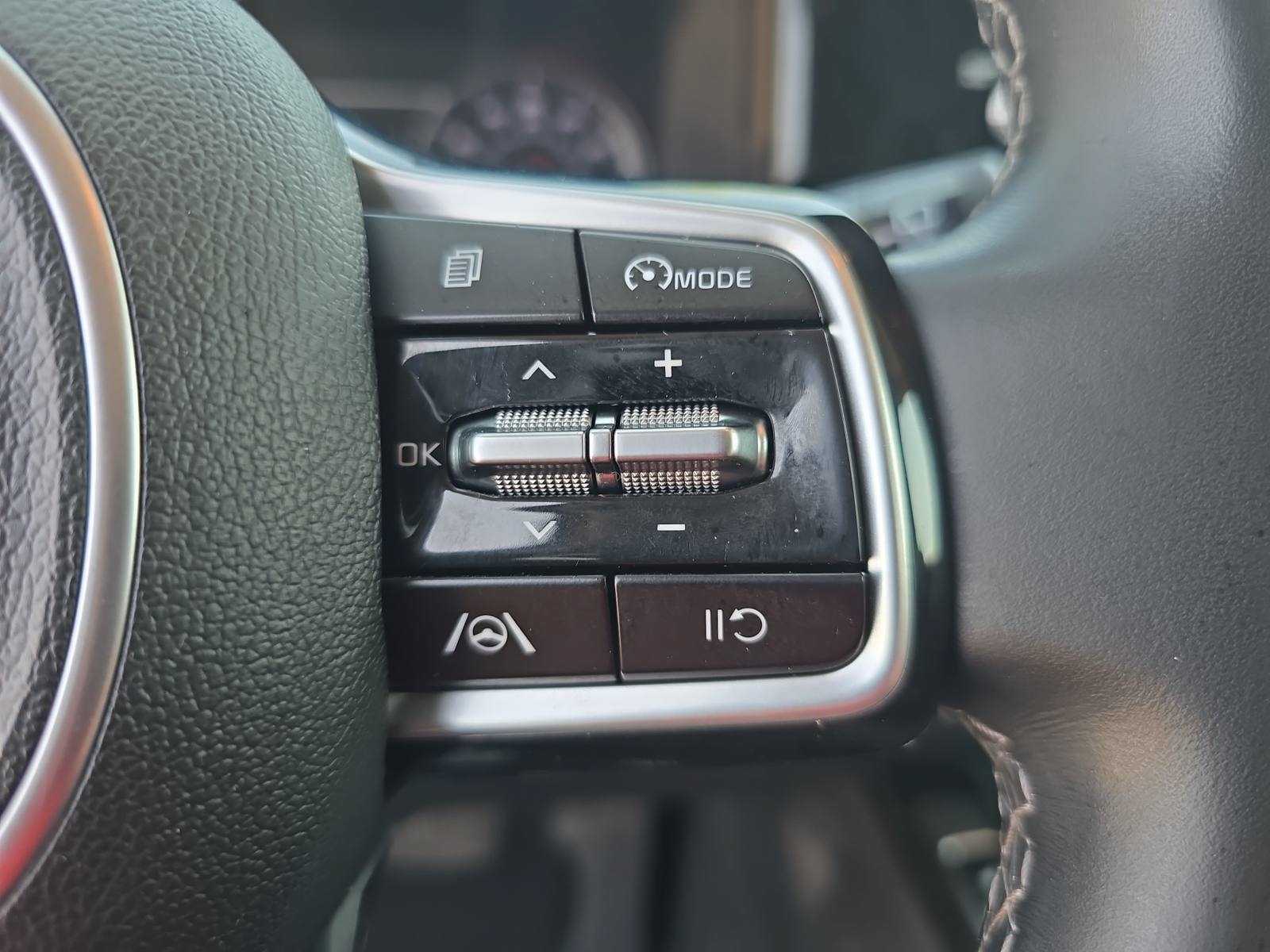 Used 2021 Kia Sorento S FWD image 19