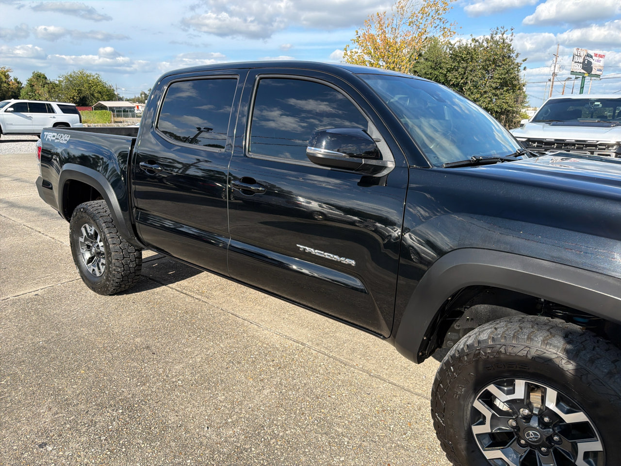 Used 2021 Toyota Tacoma TRD Off-Road w/ Technology Package image 10