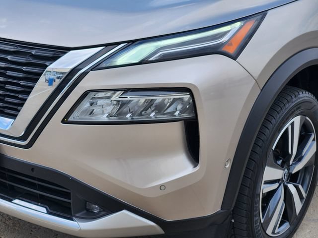 Used 2022 Nissan Rogue Platinum w/ Head-Up Display Package AWD/4WD image 8