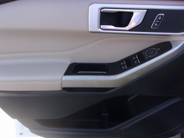 Used 2022 Ford Explorer XLT w/ Equipment Group 202A image 12