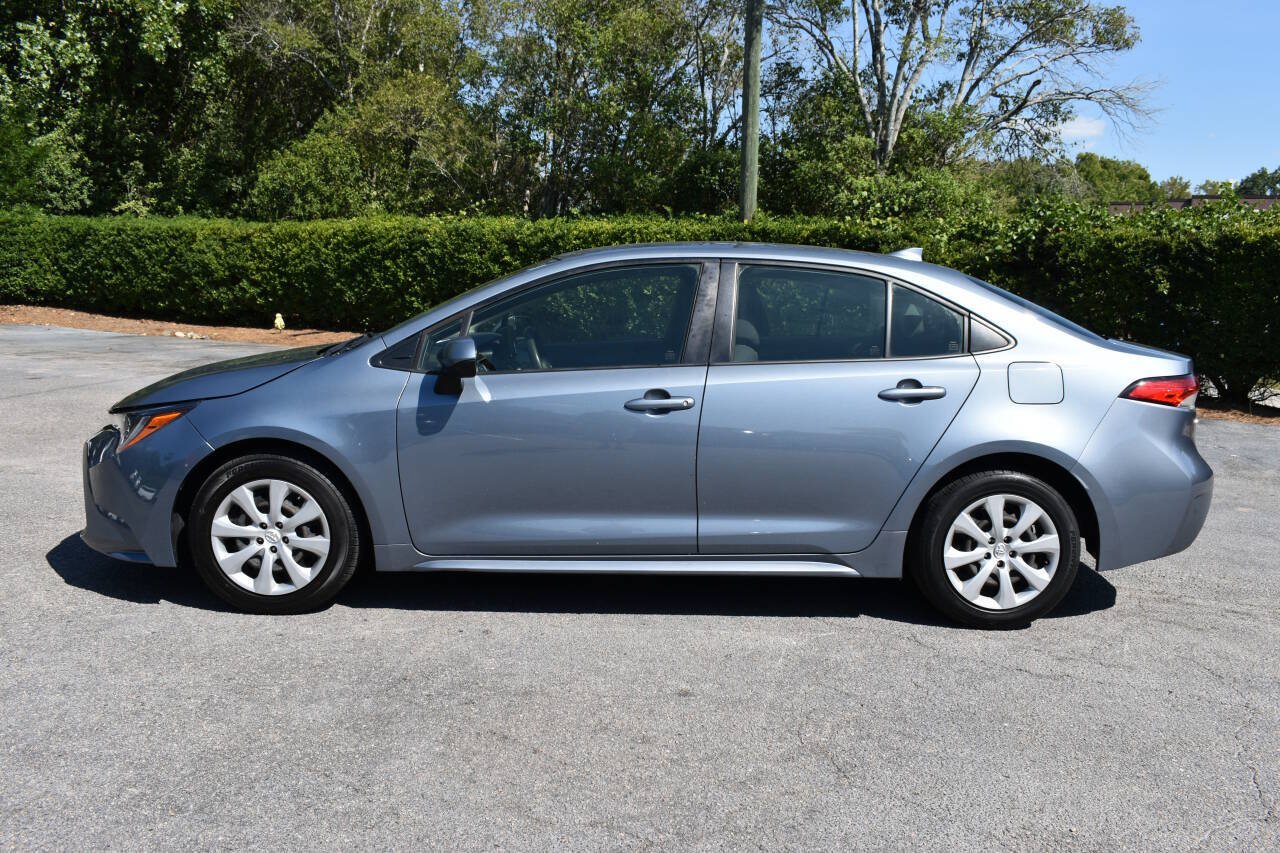 Used 2022 Toyota Corolla LE FWD image 3