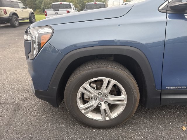 Used 2024 GMC Terrain SLE AWD/4WD image 26