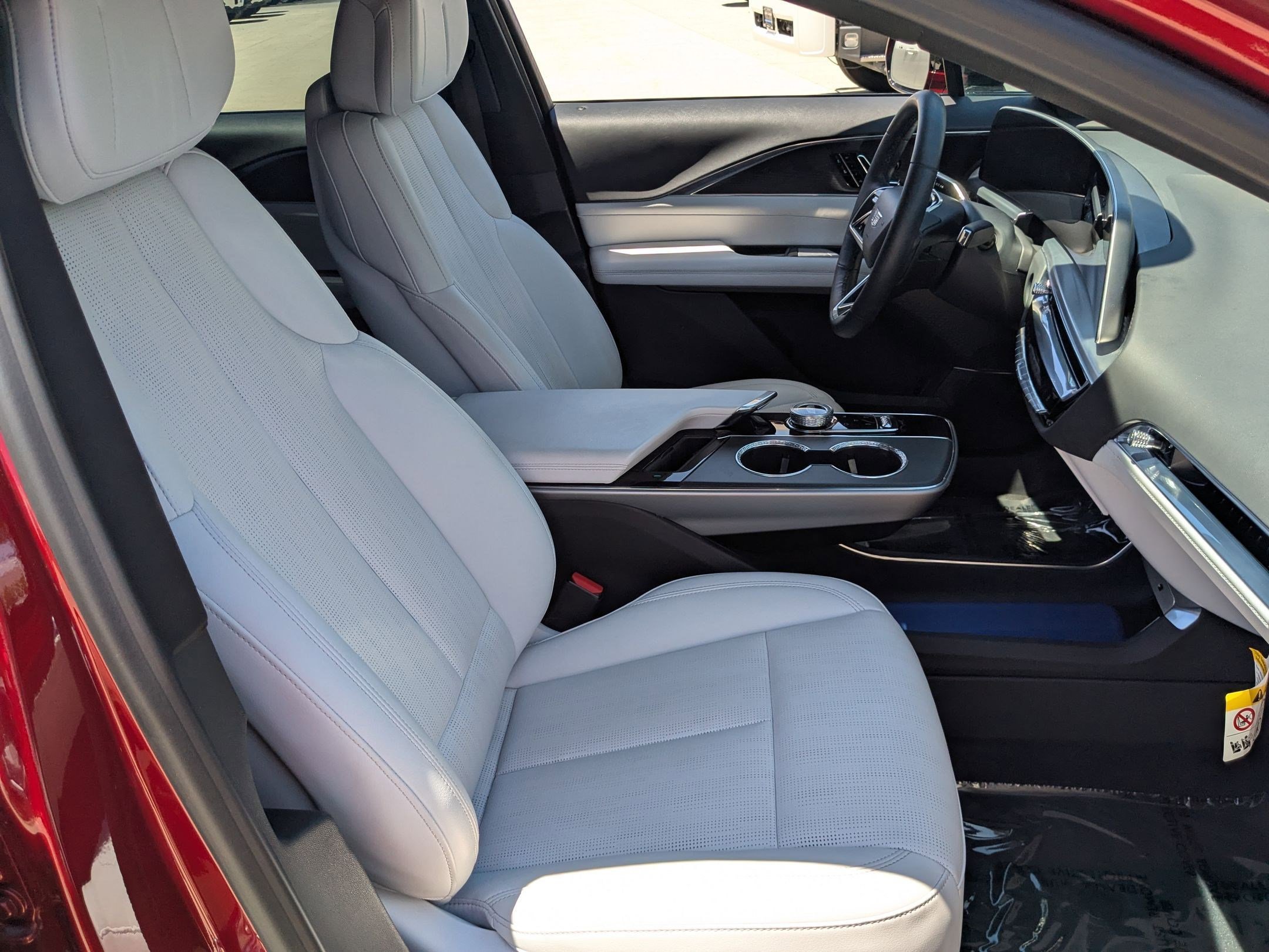Used 2024 Cadillac Lyriq Sport AWD/4WD image 28