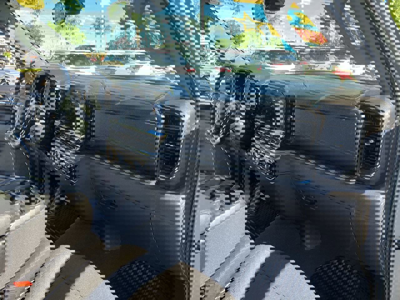 Used 2023 Chevrolet Silverado 1500 LT w/ Z71 Off-Road Package AWD/4WD image 26