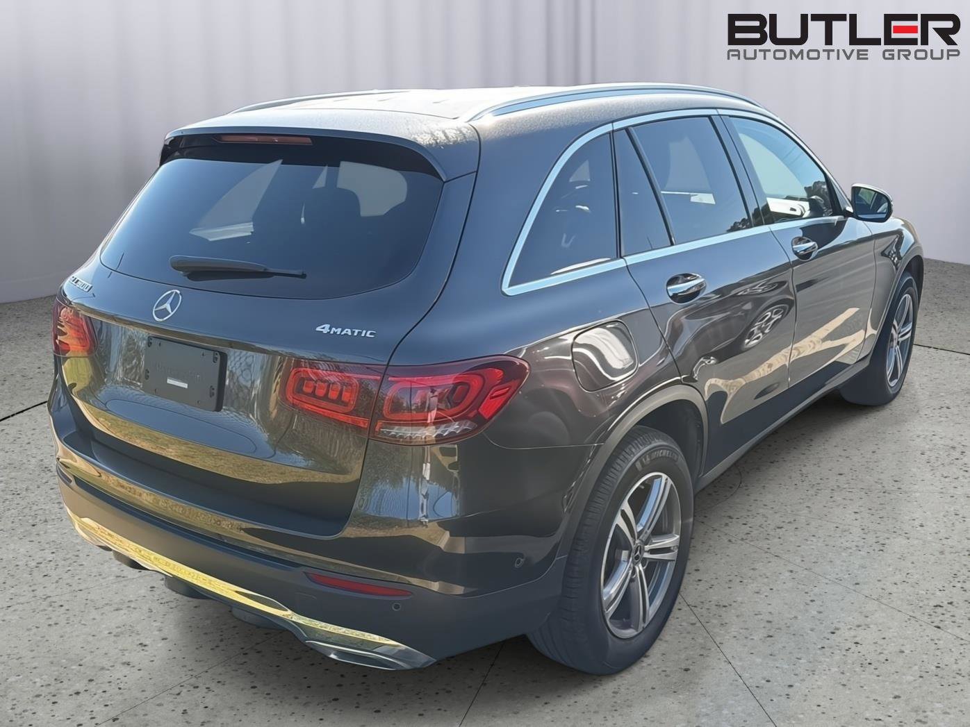 Used 2022 Mercedes-Benz GLC 300 4MATIC w/ Premium Package Lite image 8