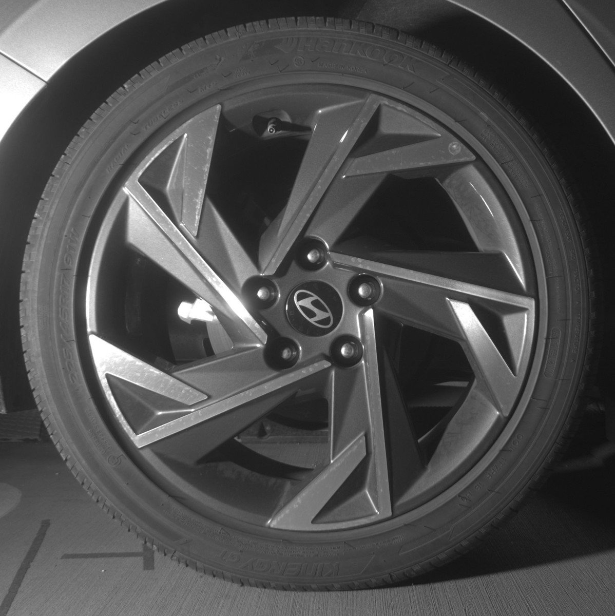 Used 2025 Hyundai Elantra Limited FWD image 15