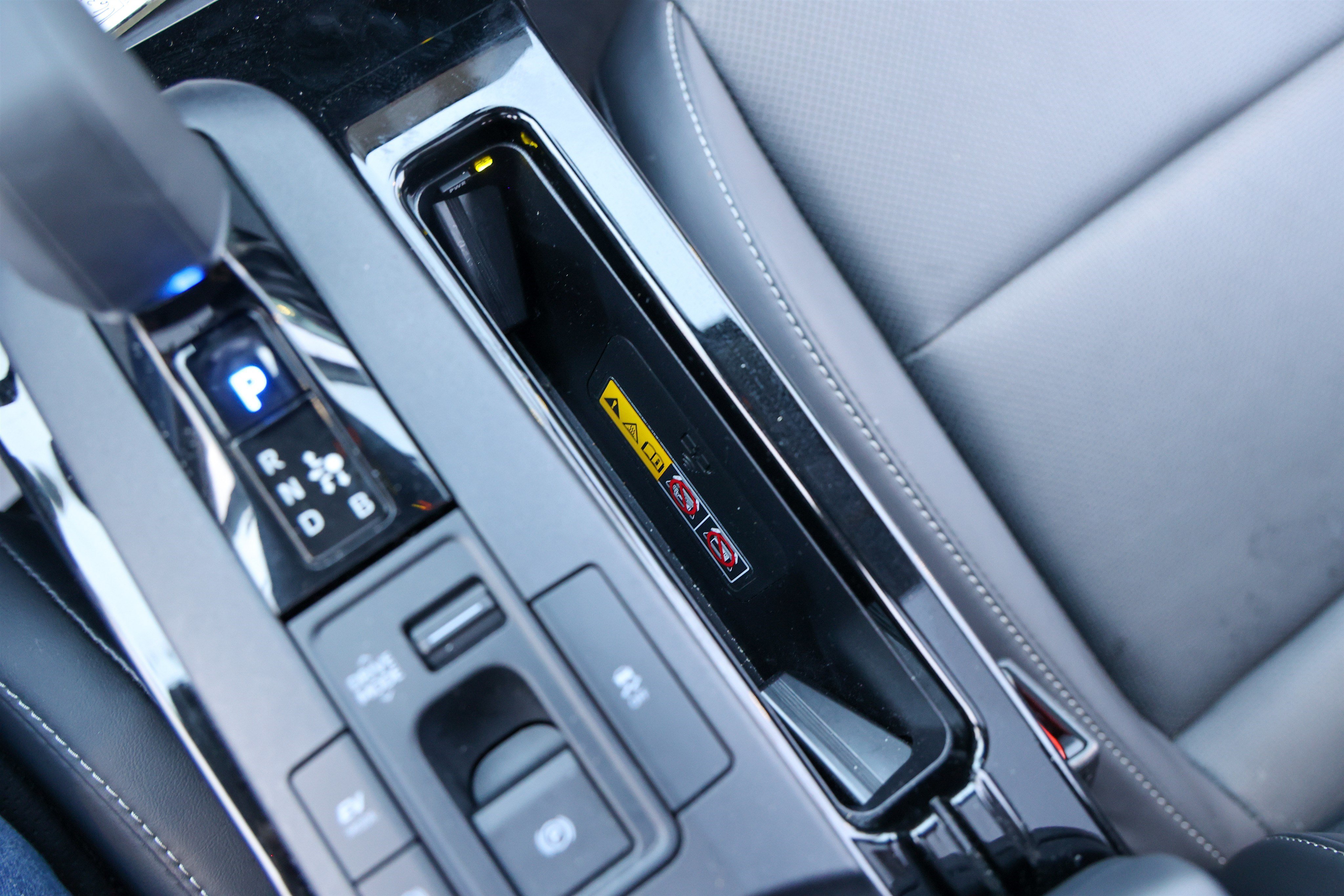 Used 2023 Toyota Prius XLE FWD image 25