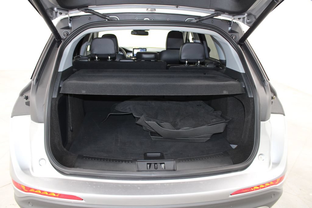 Used 2022 Lincoln Corsair AWD w/ Equipment Group 101A image 16