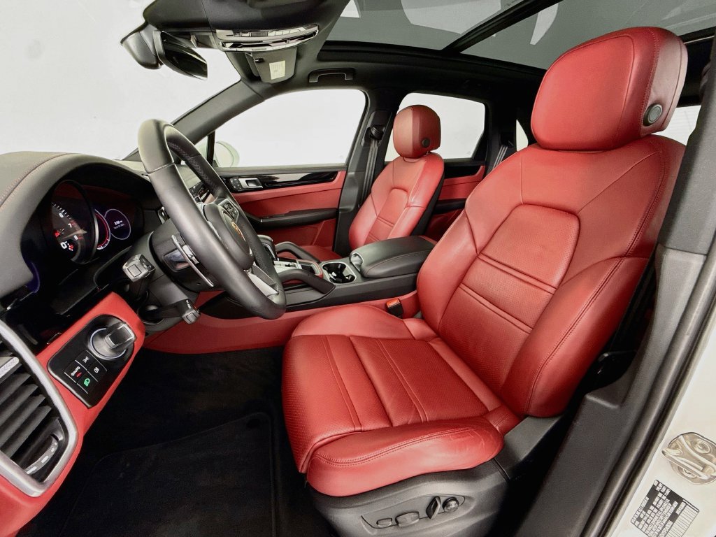 Certified 2023 Porsche Cayenne AWD/4WD image 5