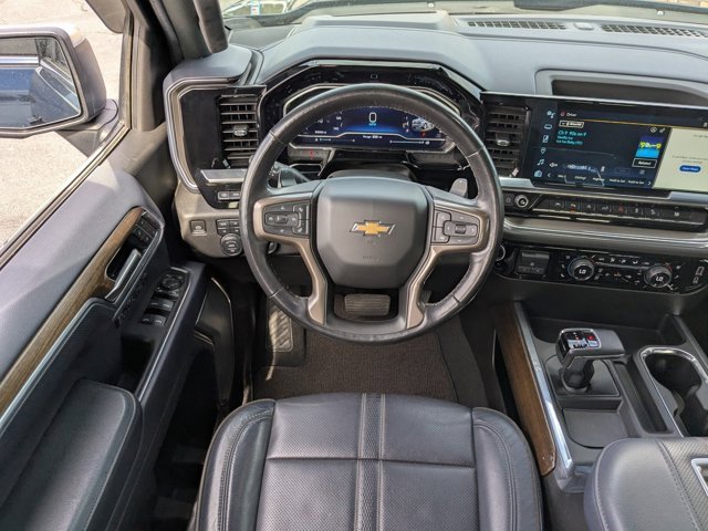 Used 2022 Chevrolet Silverado 1500 High Country w/ Technology Package image 16