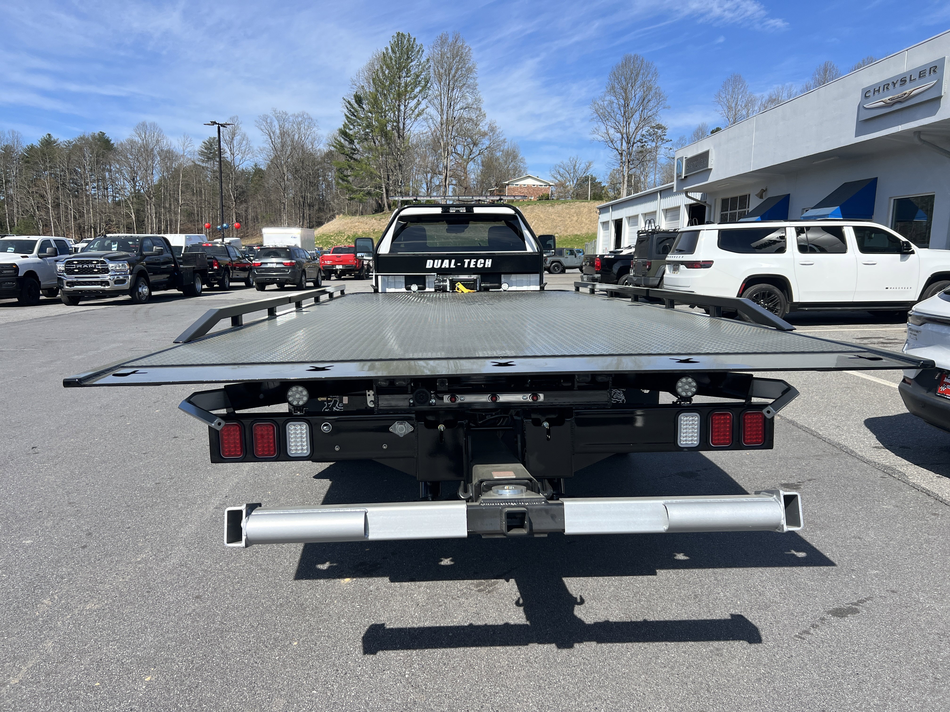 Used 2025 RAM 5500 2WD Regular Cab image 2
