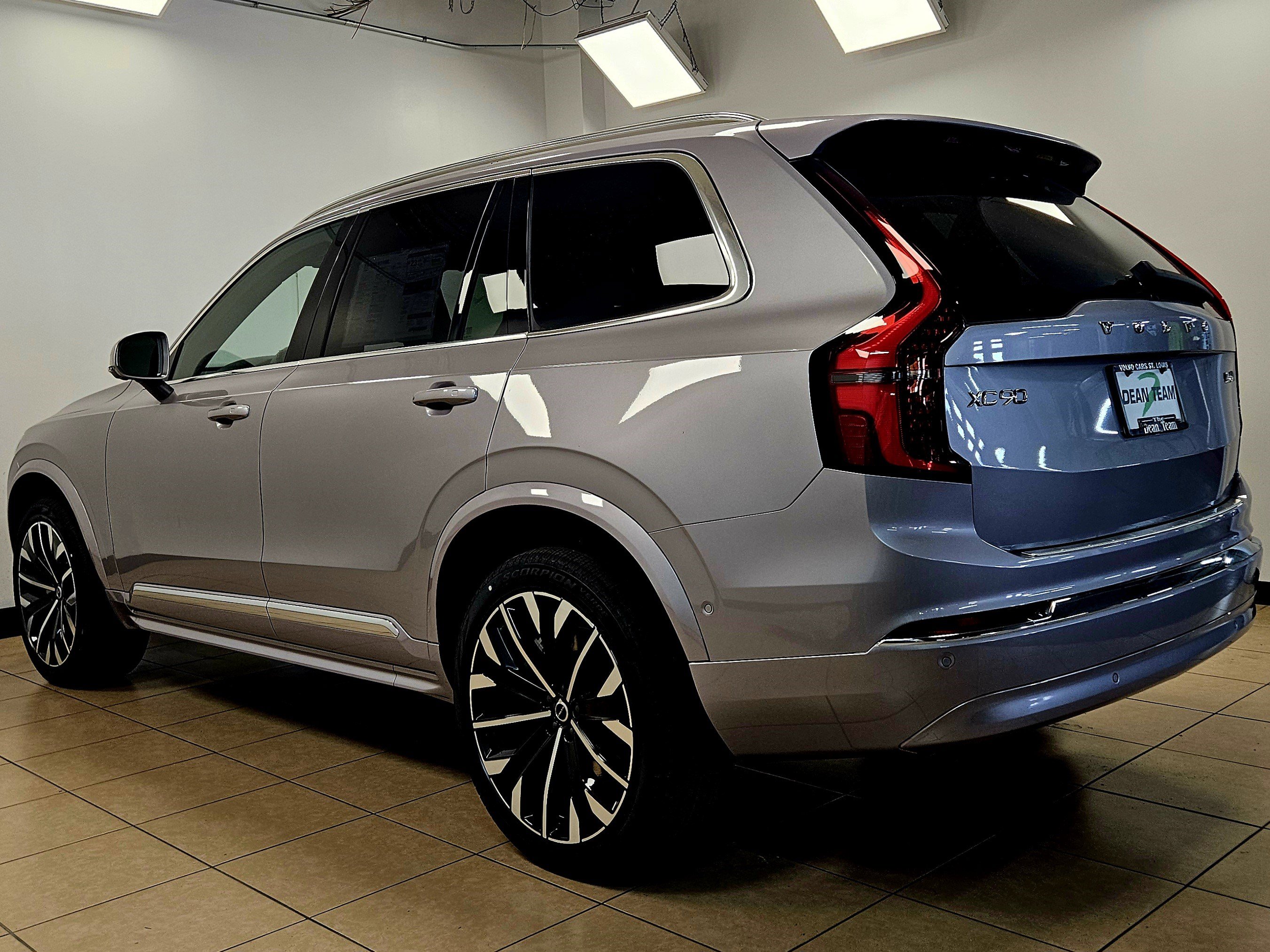 New 2026 Volvo XC90 B6 Plus w/ Protection Package Premier image 6