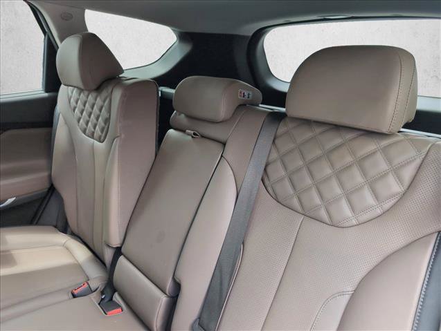 Used 2022 Hyundai Santa Fe Limited AWD/4WD image 18