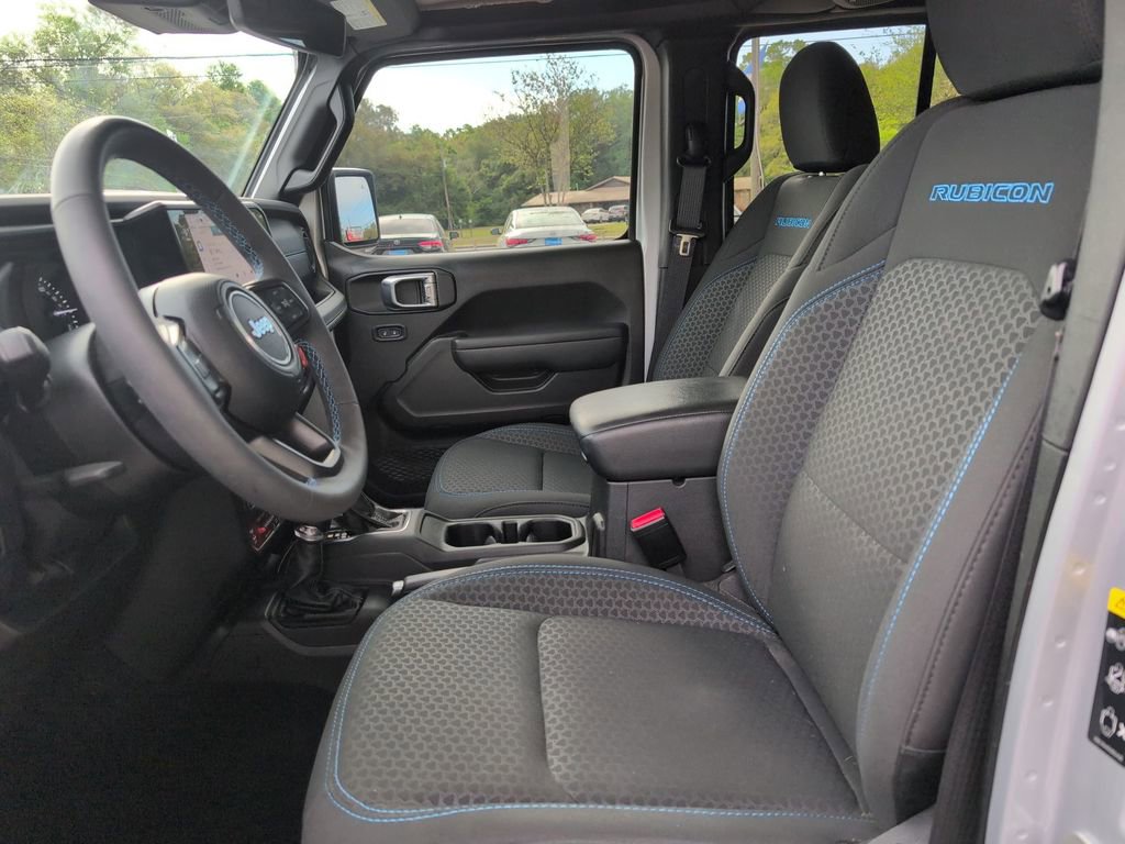 Used 2024 Jeep Wrangler Unlimited Rubicon 4xe w/ Technology Group AWD/4WD image 14