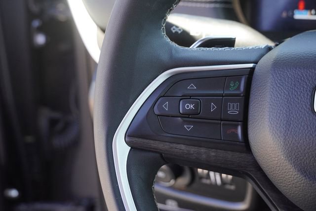 Used 2024 Jeep Grand Cherokee L Limited w/ Black Appearance Package image 31