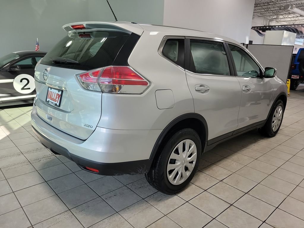Used 2015 Nissan Rogue S image 9