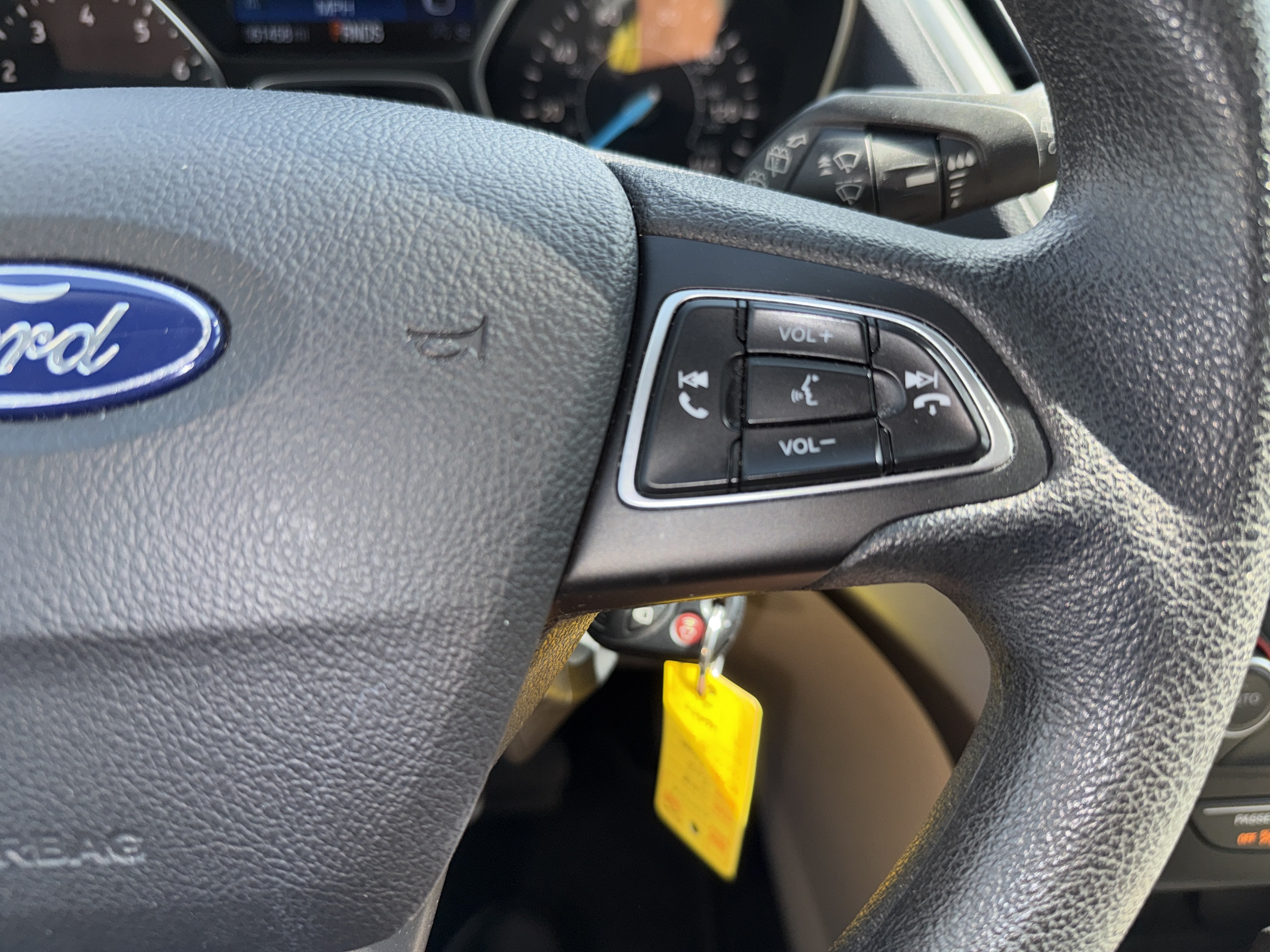 Used 2018 Ford Escape SE w/ SE Sync 3 Package AWD/4WD image 19