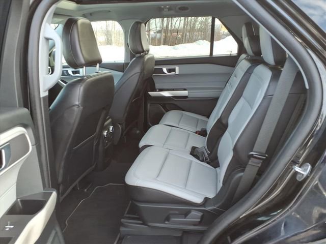 Used 2021 Ford Explorer XLT w/ Equipment Group 202A image 12