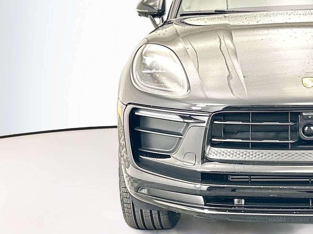 Used 2026 Porsche Macan AWD/4WD image 12