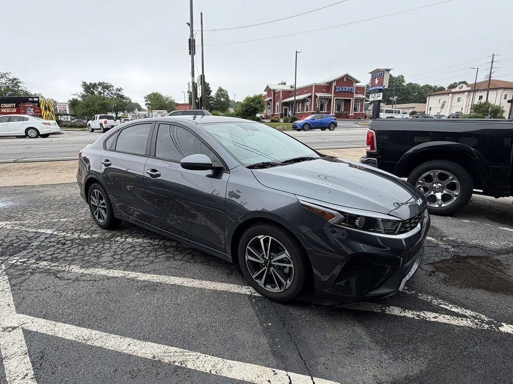 Used 2023 Kia Forte LXS FWD image 3