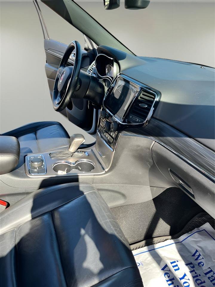 Used 2019 Jeep Grand Cherokee Limited AWD/4WD image 27