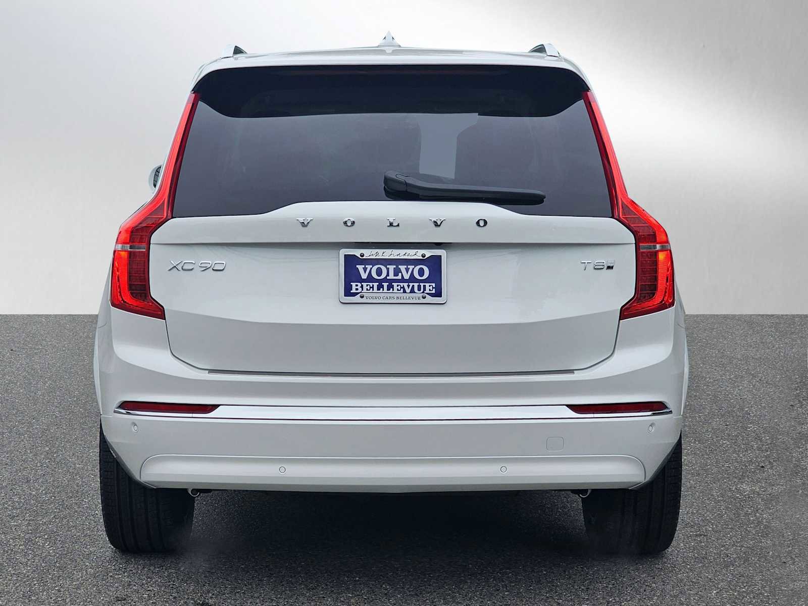 Used 2025 Volvo XC90 T8 Plus w/ Protection Package Premier image 4