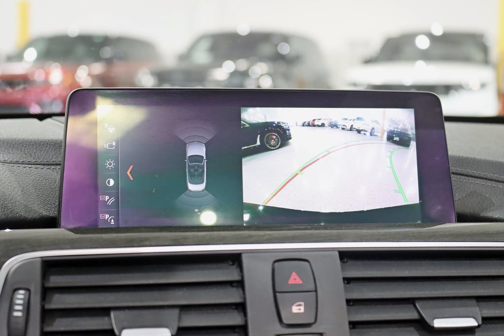 Used 2018 BMW M4 Convertible RWD image 21
