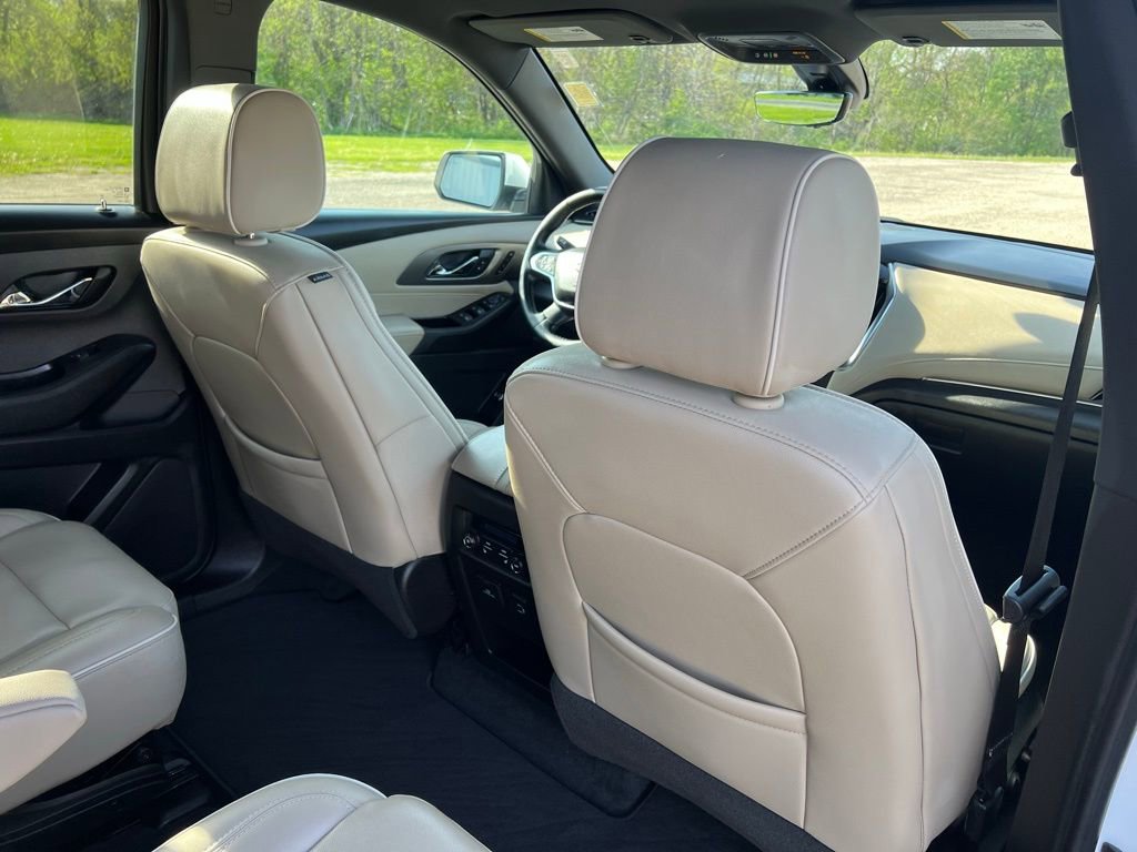 Used 2023 Chevrolet Traverse Premier AWD/4WD image 14