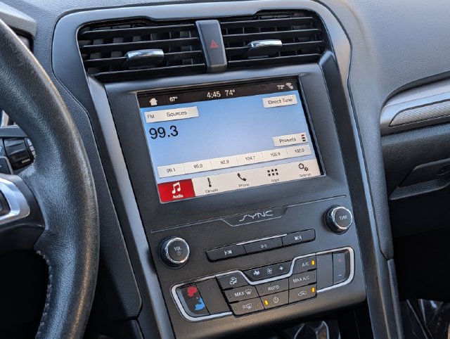 Used 2019 Ford Fusion SE w/ Equipment Group 151A FWD image 18