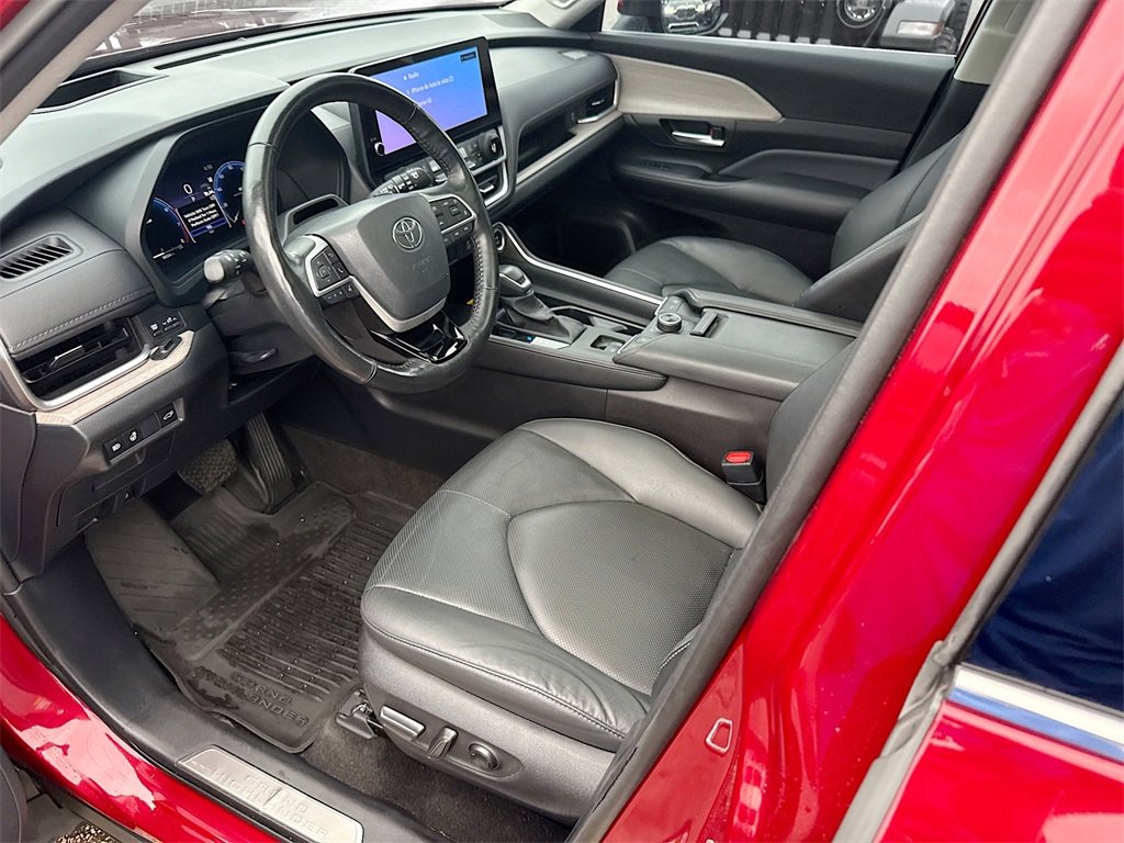 Used 2024 Toyota Grand Highlander Platinum image 24