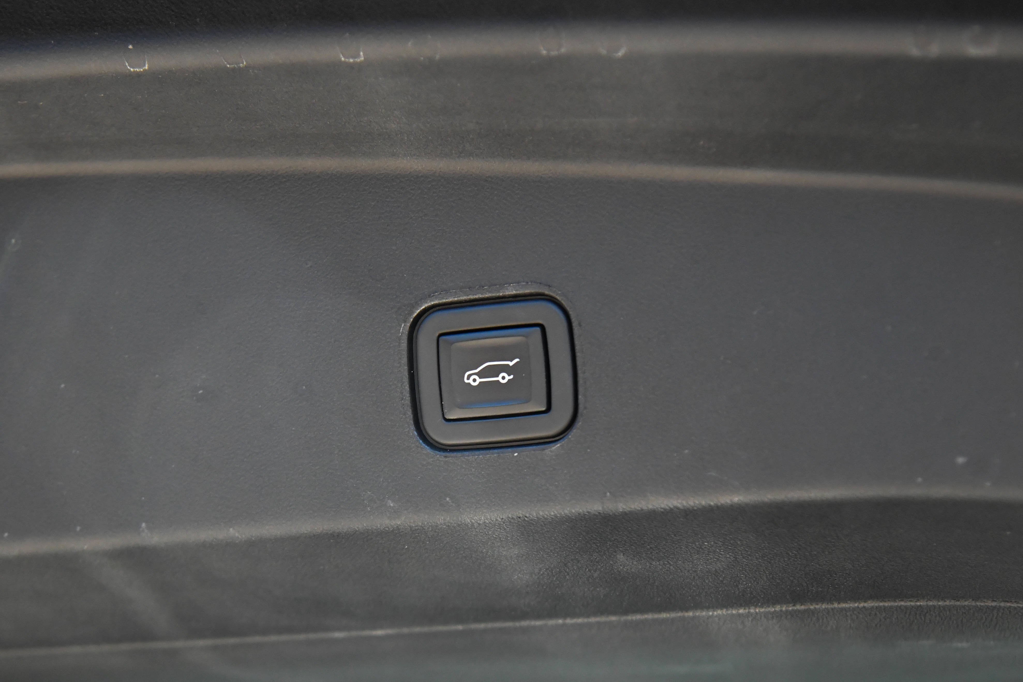 Used 2024 Cadillac Lyriq Tech RWD image 46