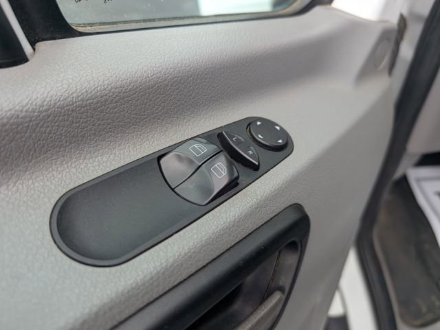 Used 2015 Freightliner Sprinter 3500 image 15