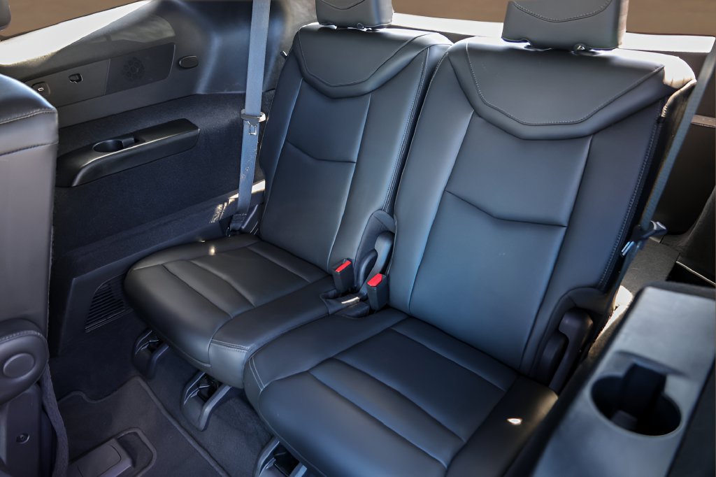 Certified 2025 Cadillac XT6 Premium Luxury FWD image 27