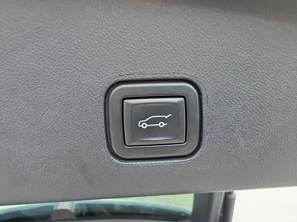Used 2023 Cadillac Lyriq 2WD image 14