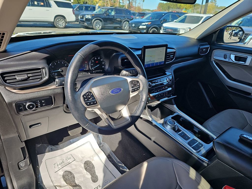 Used 2023 Ford Explorer Limited image 22