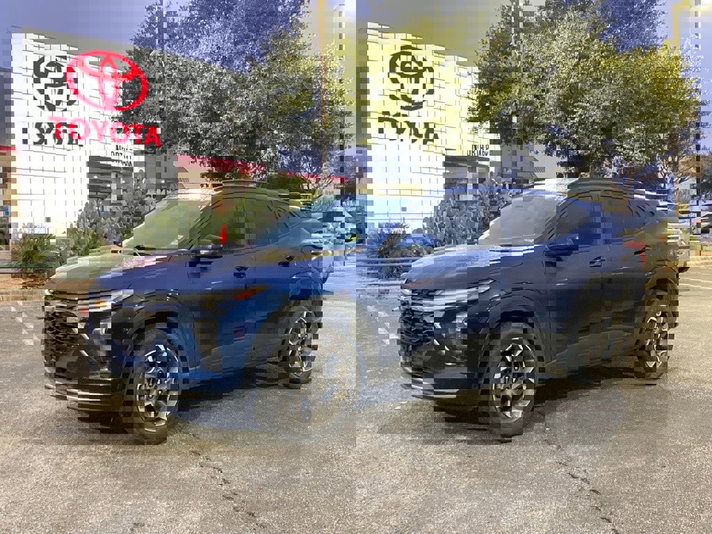 Used 2024 Chevrolet Trax LT image 1