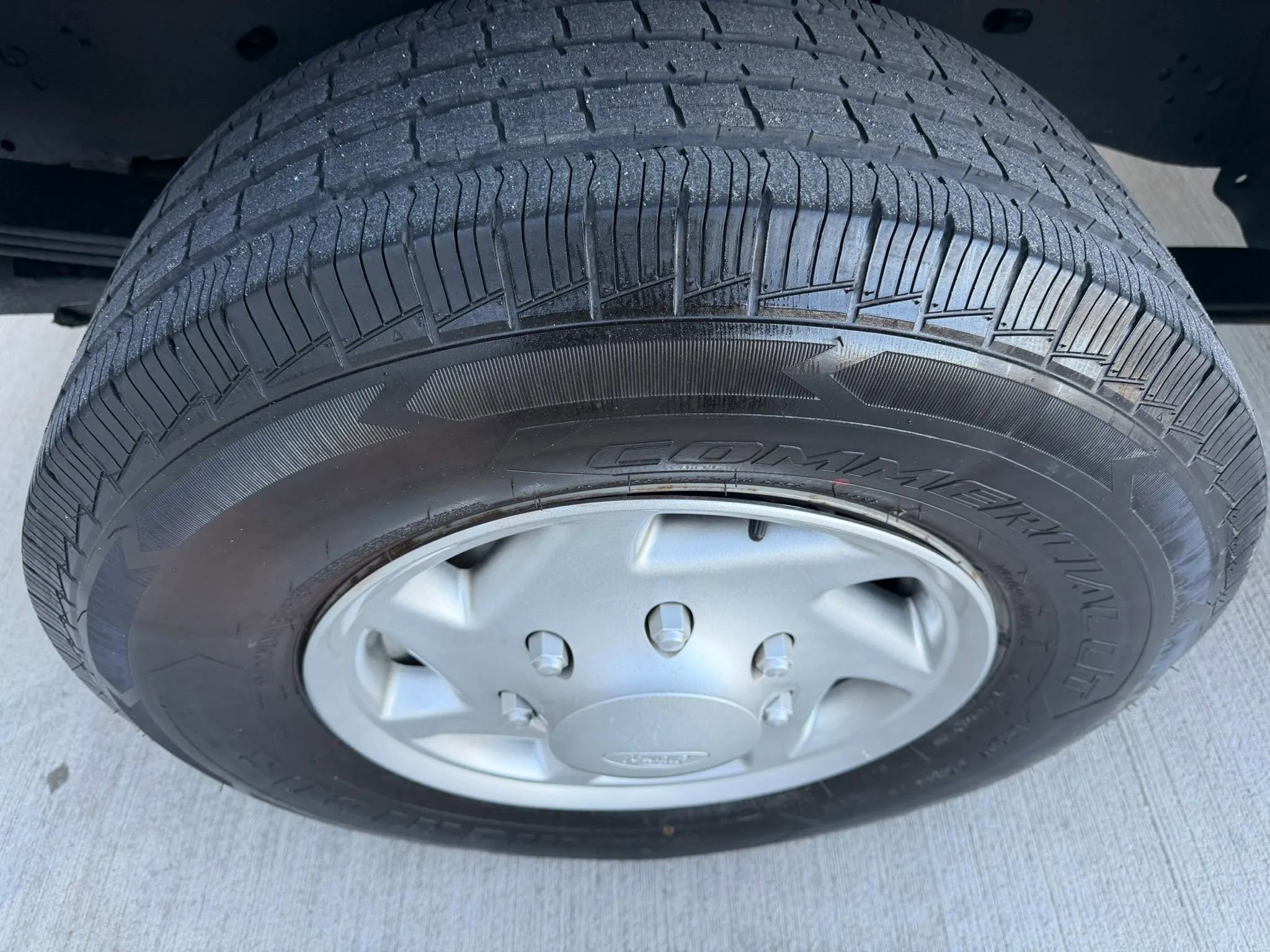 Used 2014 Ford E-250 and Econoline 250 Van 3D w/ Power Group image 25