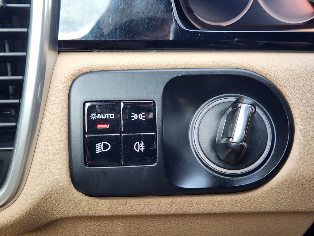 Used 2019 Porsche Cayenne AWD/4WD image 12