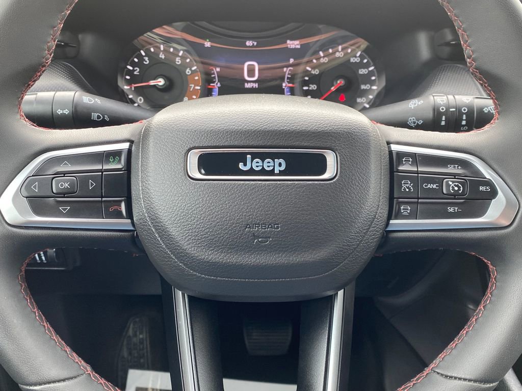 Used 2025 Jeep Compass Trailhawk image 25