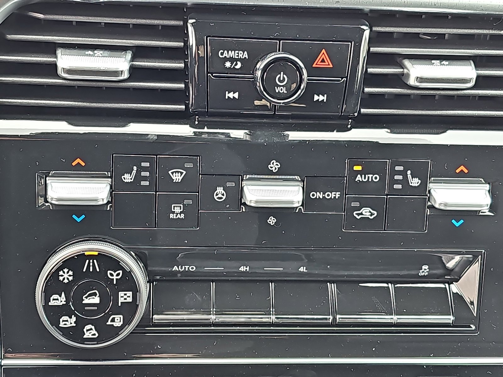 New 2025 Nissan Armada SL image 25