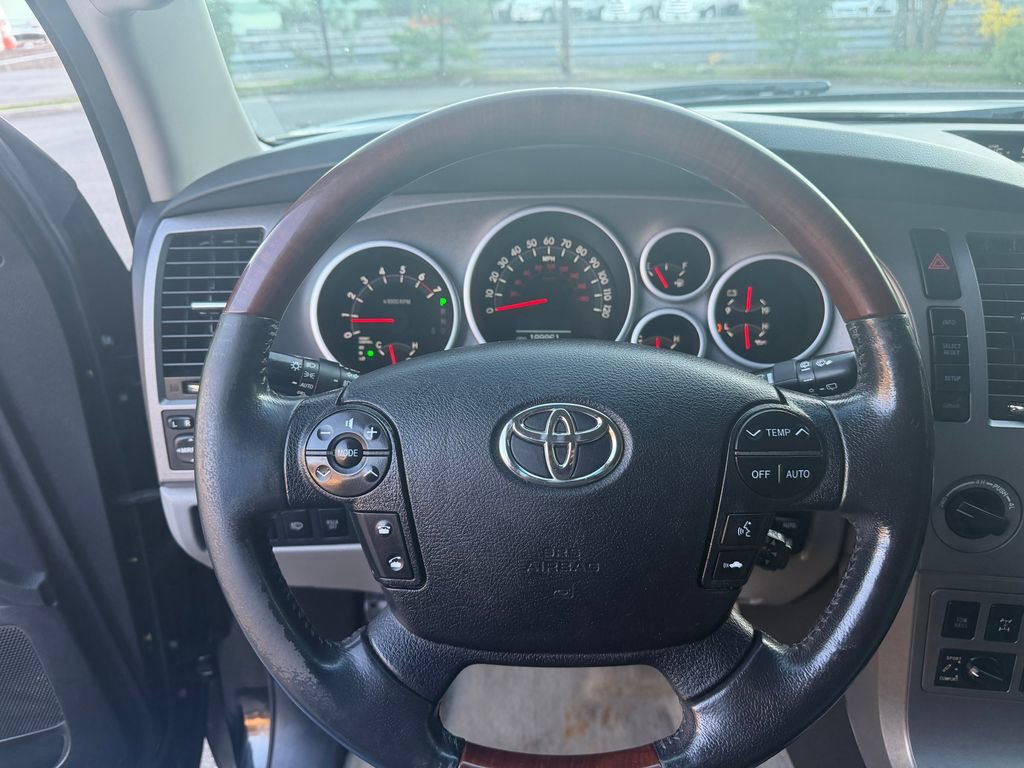 Used 2011 Toyota Sequoia Platinum image 14