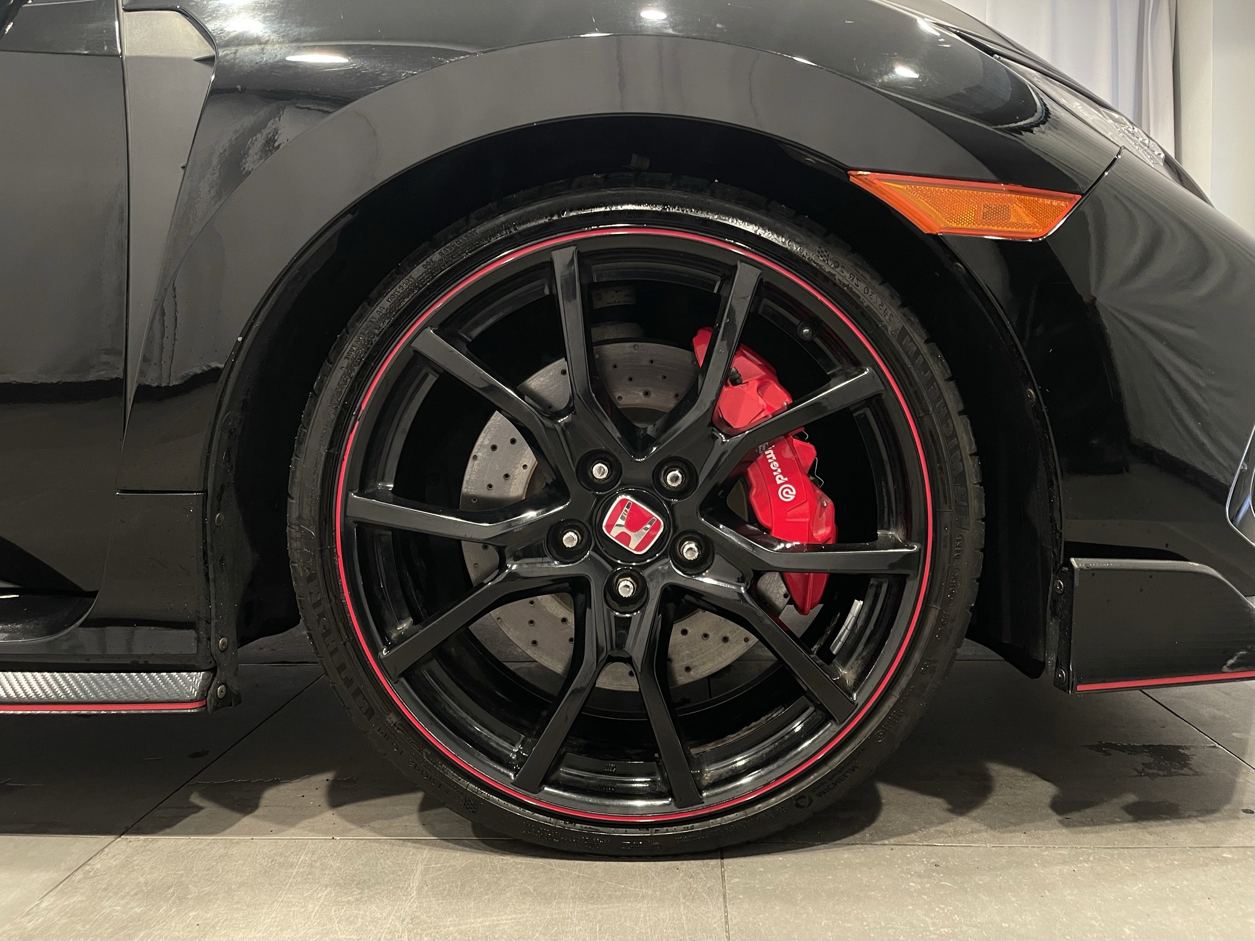 Used 2018 Honda Civic Type R image 10