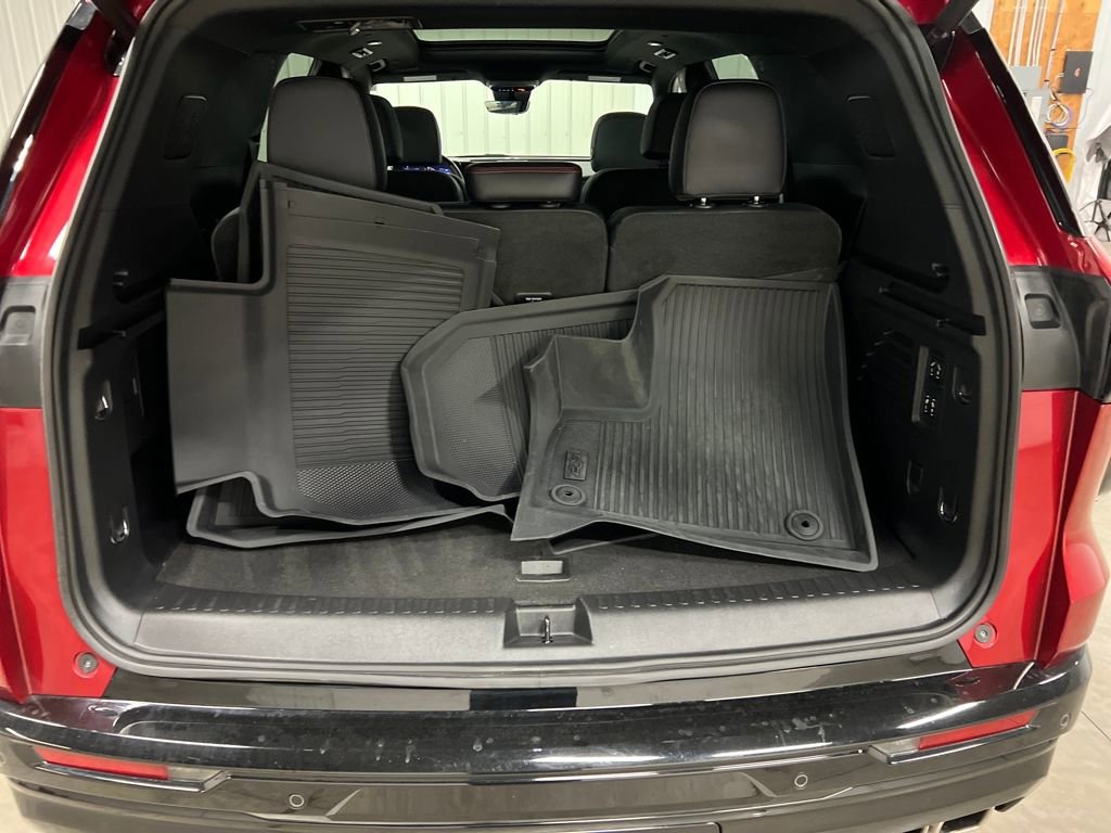 Used 2024 Chevrolet Traverse RS w/ LPO, Floor Liner Package image 12