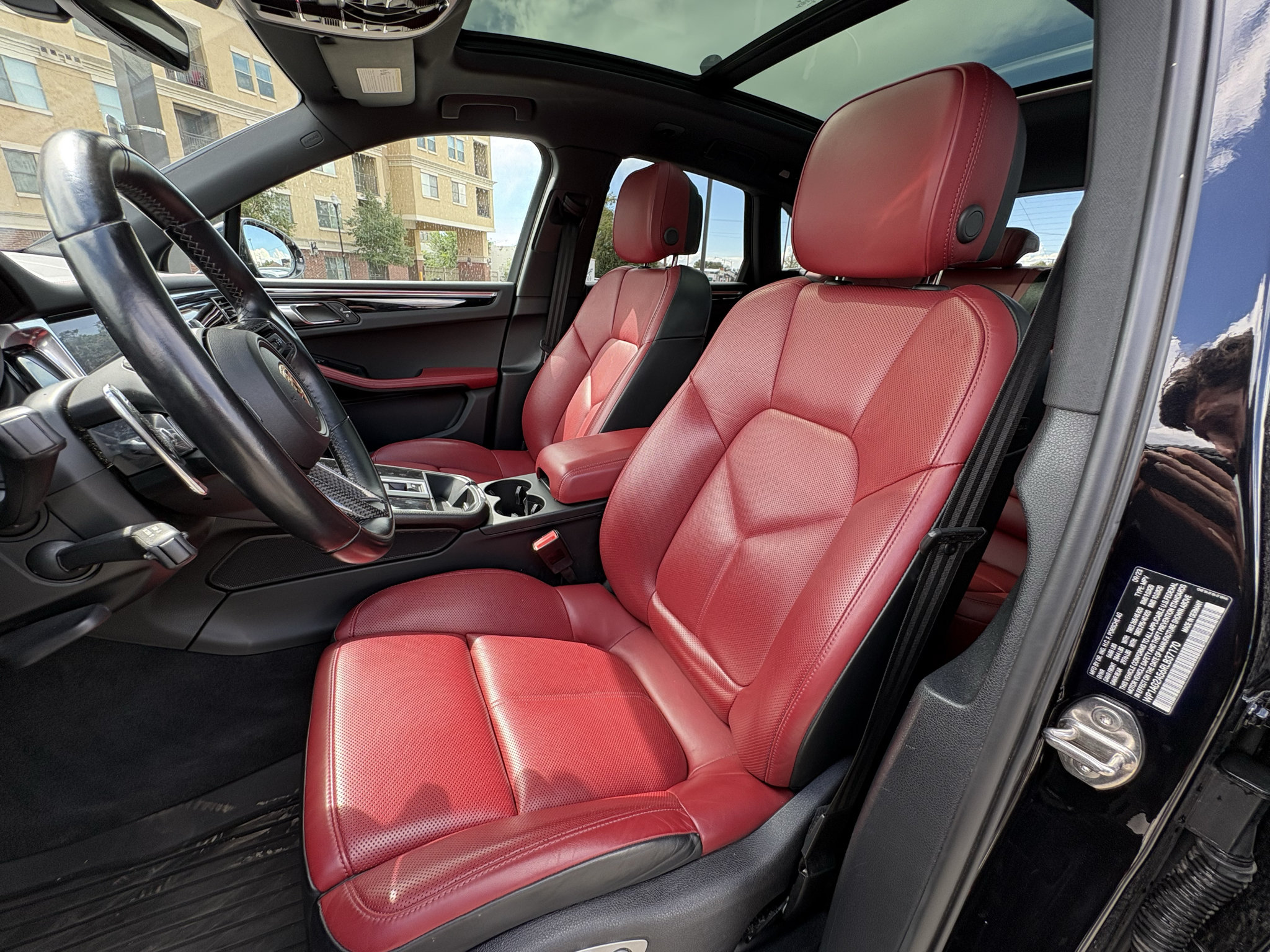 Used 2024 Porsche Macan S AWD/4WD image 17