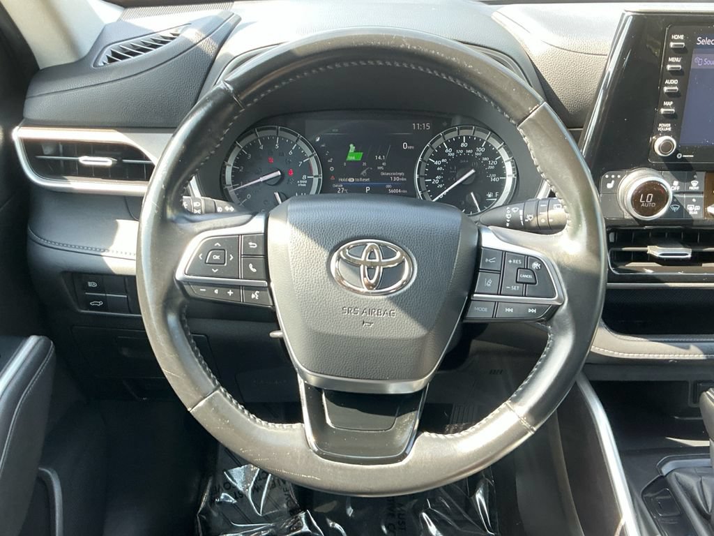 Used 2020 Toyota Highlander XLE AWD/4WD image 13