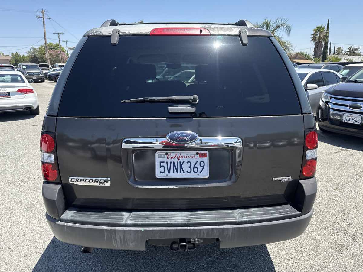 Used 2006 Ford Explorer XLT RWD image 4