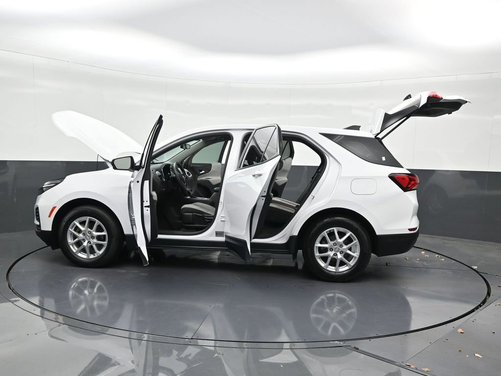 Used 2024 Chevrolet Equinox LS FWD image 35