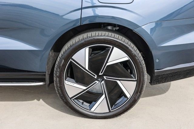 New 2025 Volvo EX90 Plus image 9