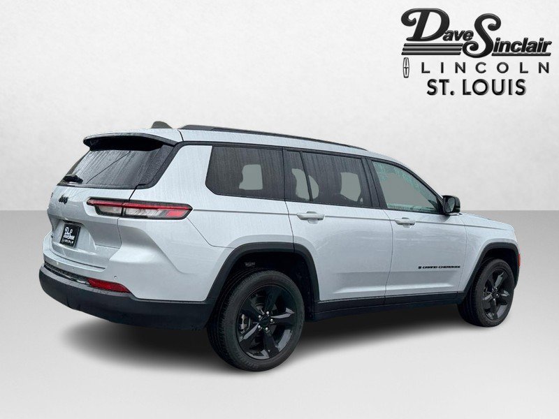 Used 2023 Jeep Grand Cherokee L Laredo image 5