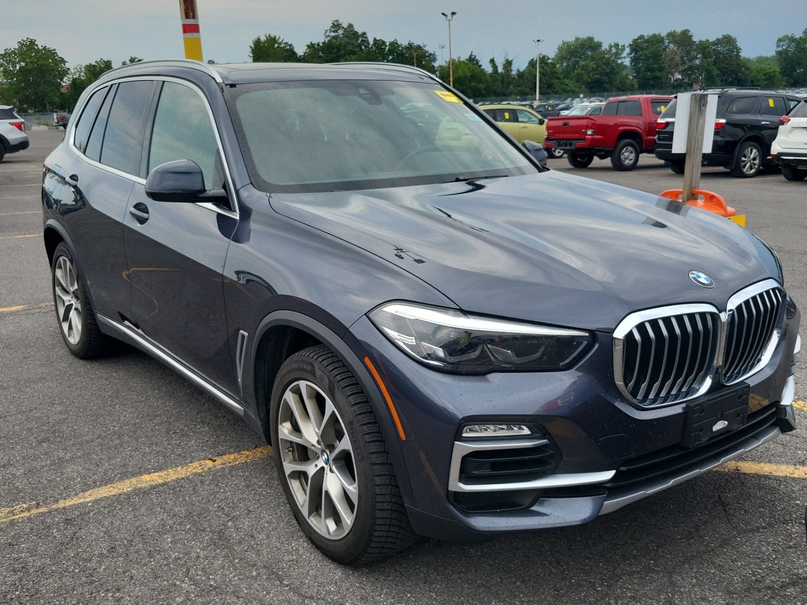 Used 2019 BMW X5 xDrive40i w/ Premium Package 2 AWD/4WD image 2